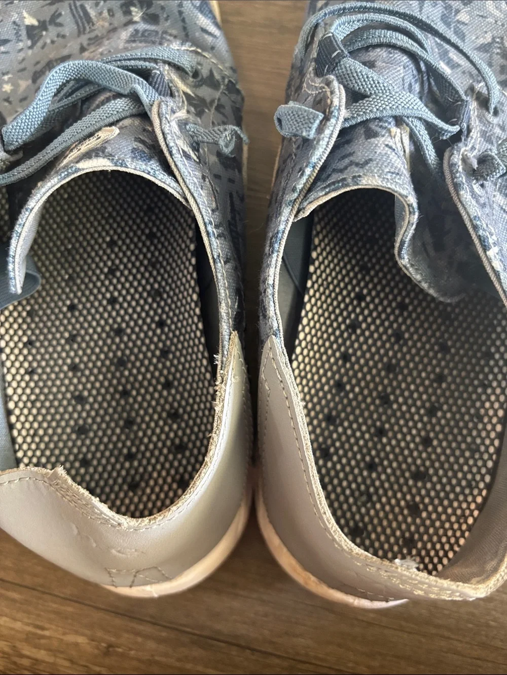 Columbia slip shoes